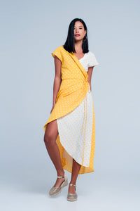 Q2 Vestido cross midi amarelo com estampa de bolinhas