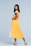 Vestido cross midi amarelo com estampa de bolinhas