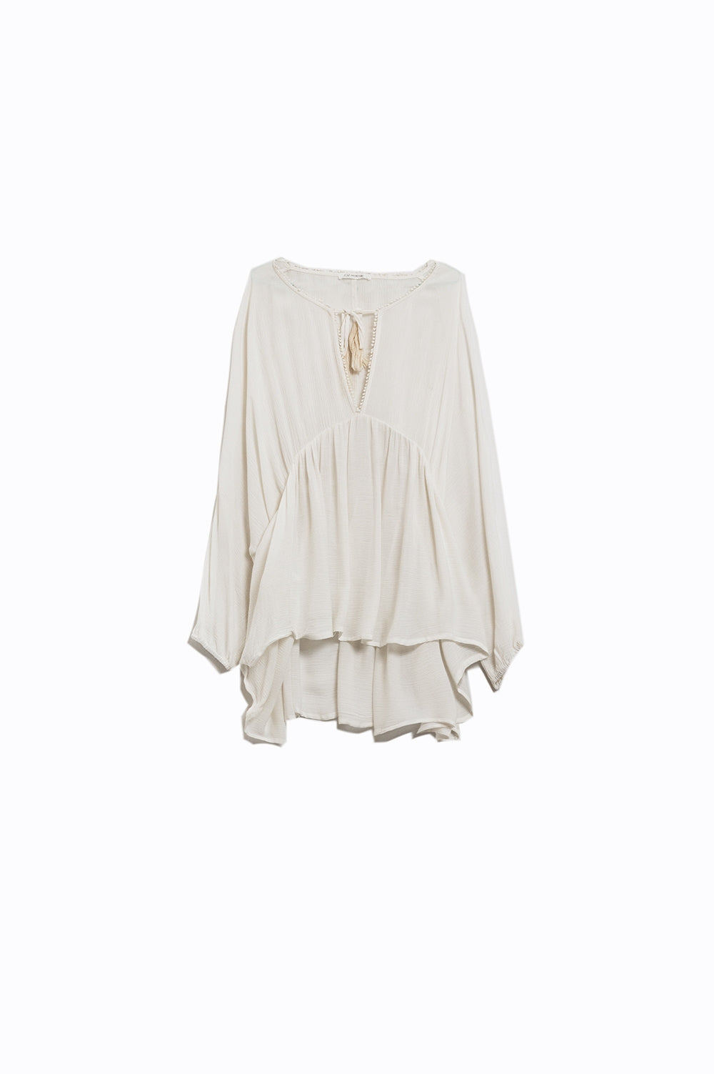 Q2 Vestido curto branco Boho com mangas compridas e pormenores com pregas