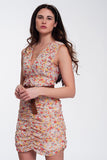 Q2 Vestido curto colhido com flores múltiplas