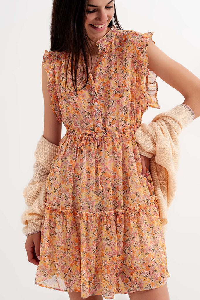 Vestido curto com bordas desbotadas e flores estilo vintage em coral