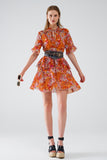 Q2 Vestido curto com estampado animal em laranja e branco