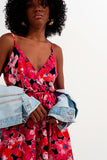 Vestido curto cor-de-rosa vivo com estampado de flores e alças