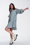 Q2 Vestido curto de babydoll com mangas bufantes e bainha com desenho floral