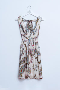 Q2 Vestido curto de estio com estampa paisley