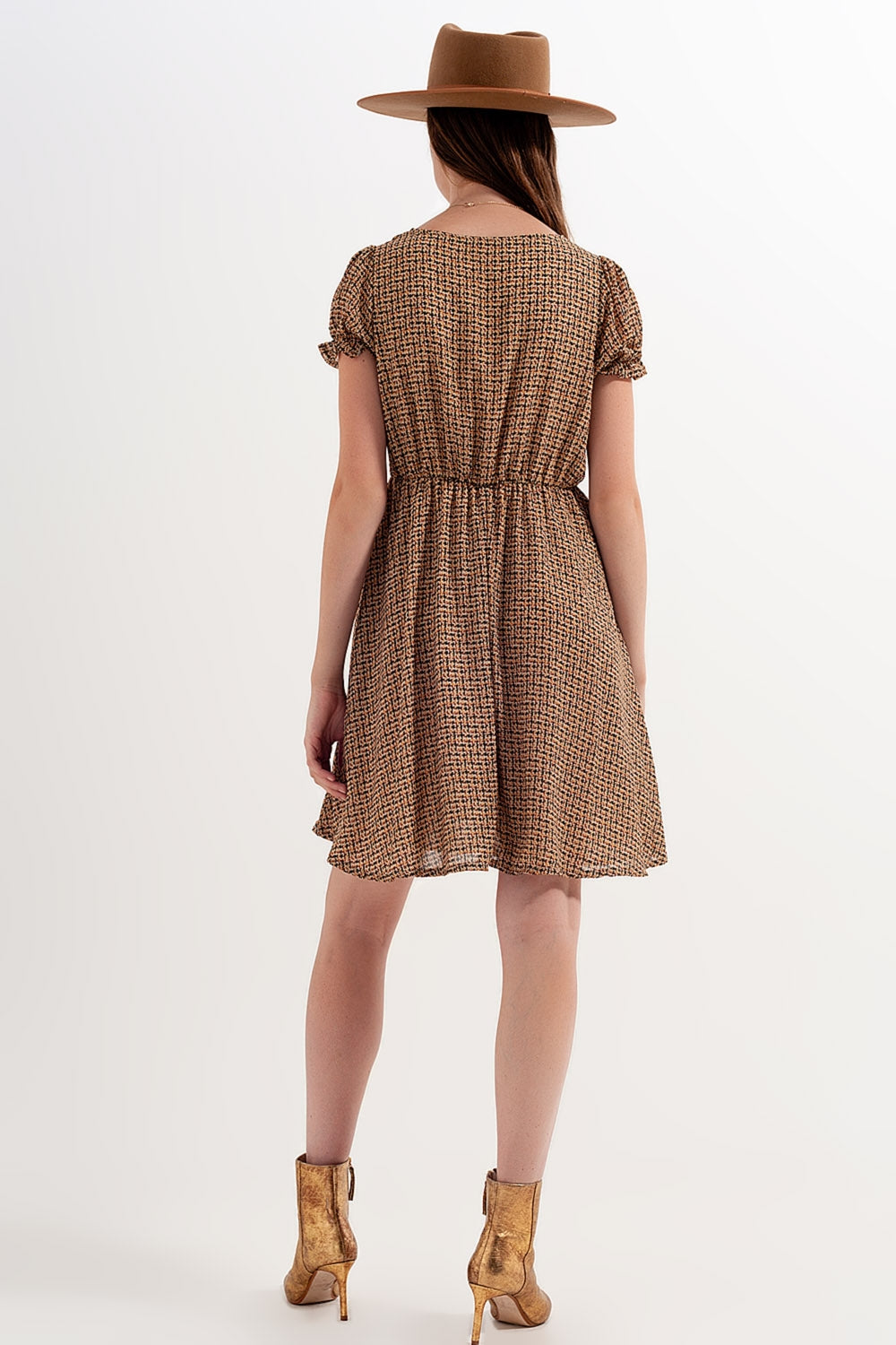 Vestido curto em quadrados creme