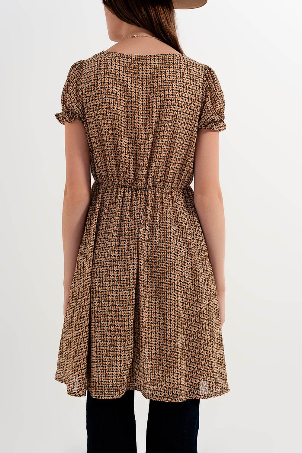 Vestido curto em quadrados creme