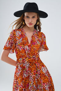 Vestido curto laranja multicolorido com top cruzado com estampado animal