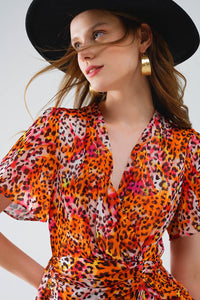 Vestido curto laranja multicolorido com top cruzado com estampado animal