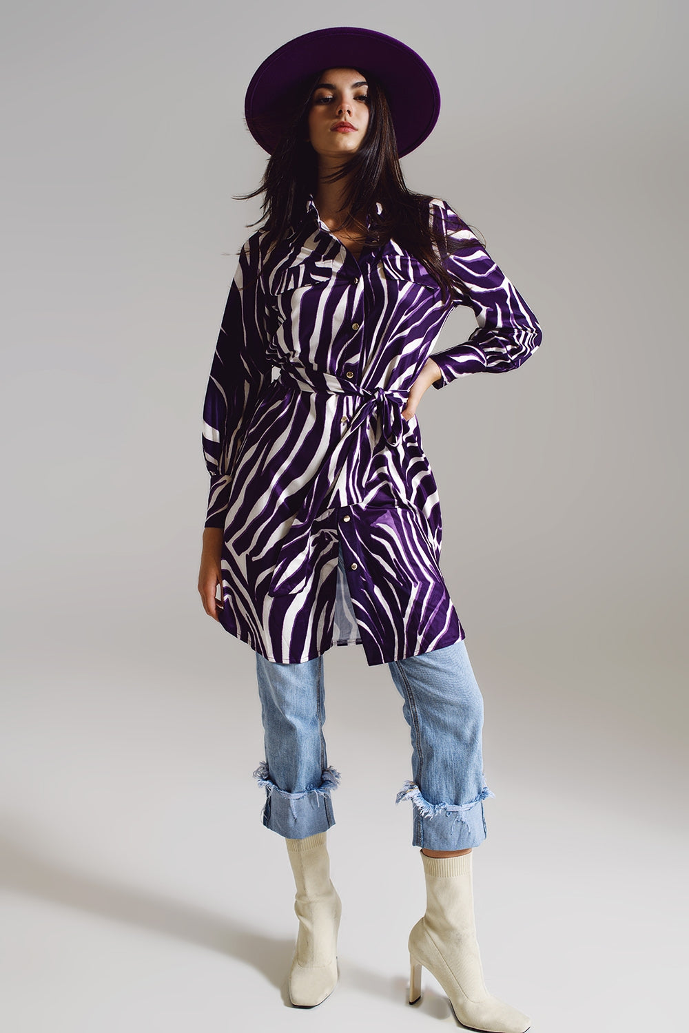 Q2 Vestido curto Midi com estampa de zebra em branco e roxo