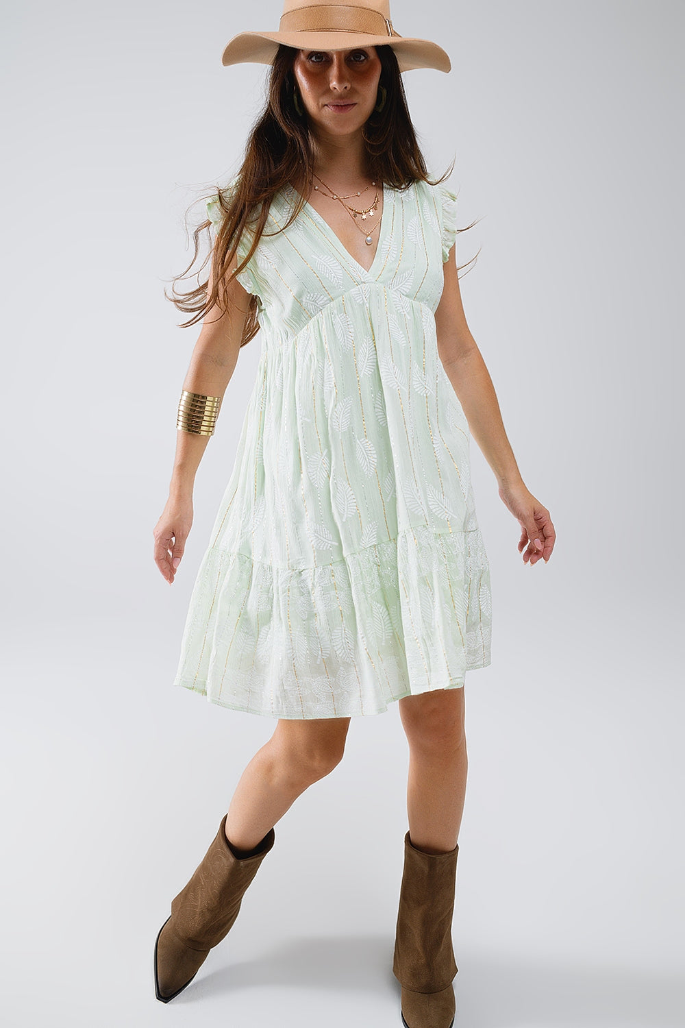 Q2 Vestido curto tipo babydoll com estampado de folhas e fio de lurex em menta