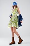 Q2 vestido curto verde com estampado de palmeiras tropicais
