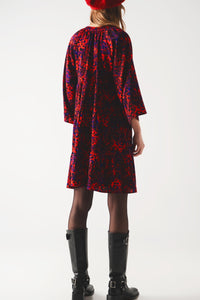 Vestido curto vermelho de babydoll com rufos escalonados e estampado animal