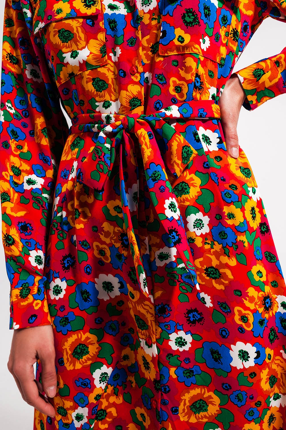 Vestido de camisa abotoado com estampado floral