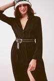 Vestido de camisa comprida preto com um ajuste solto