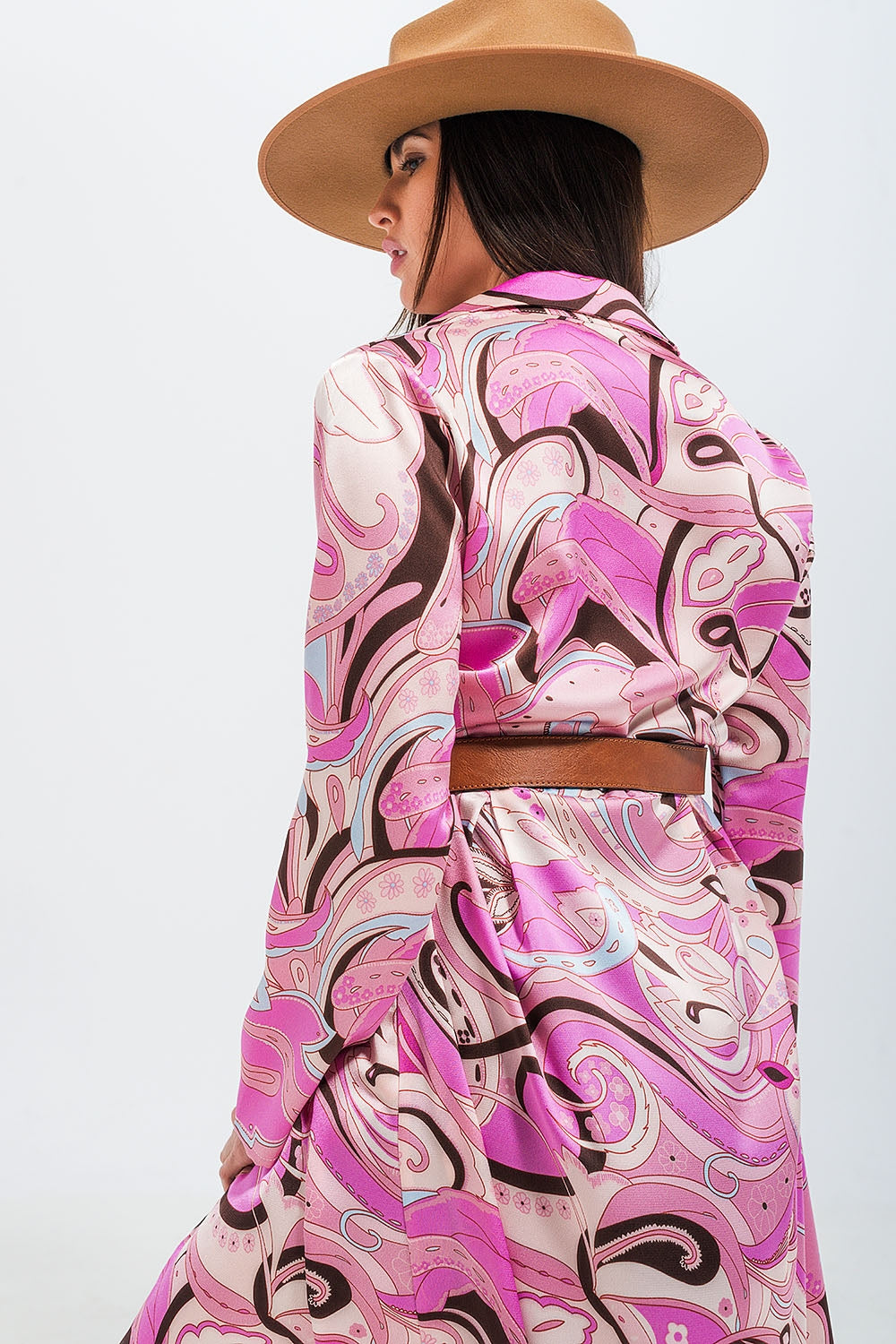 Vestido de camisa em rosa com estampado abstracto
