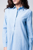 Vestido de camisa listrada azul com botões