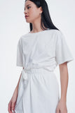 Vestido de camiseta creme com frente colada