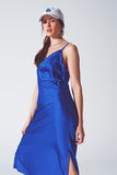 Vestido de Cetim com Decote de Cascata em Azul