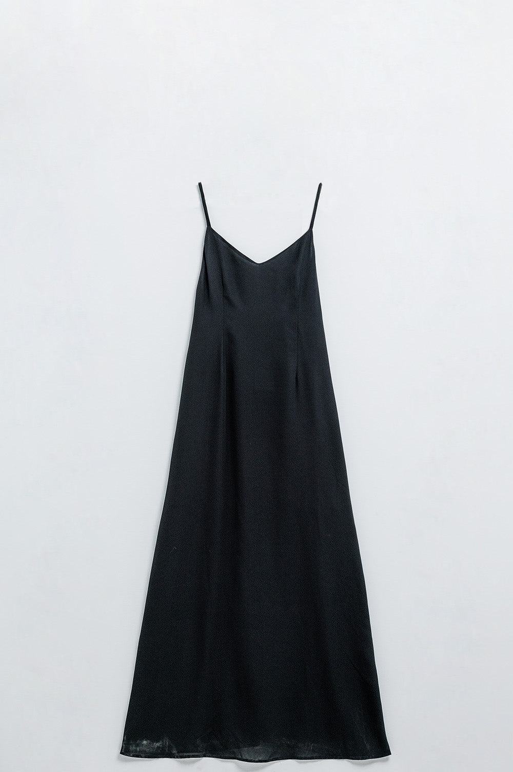 Q2 Vestido de cetim preto de dupla camada com alças