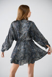 vestido de chiffon com estampado de leopardo cinzento