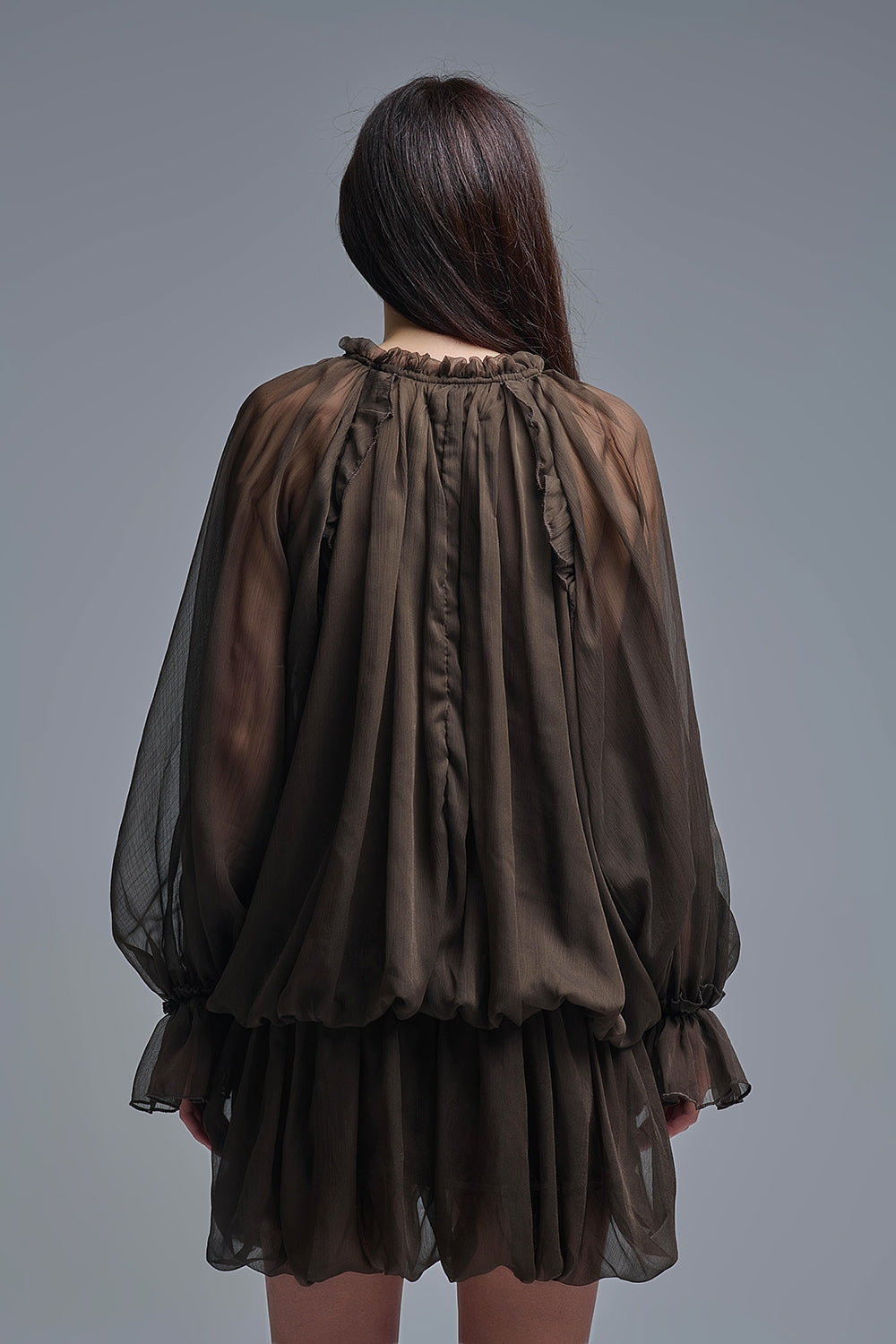 Vestido de cintura descaída em chiffon romântico castanho
