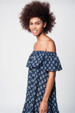 Vestido de praia midi azul marino com ombros descobertos