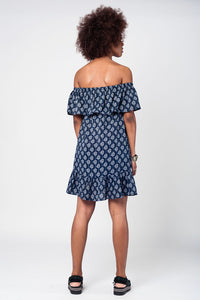Vestido de praia midi azul marino com ombros descobertos