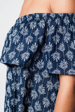 Vestido de praia midi azul marino com ombros descobertos
