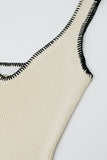 Vestido de verão de malha que abraça o corpo em bege com rebordo preto