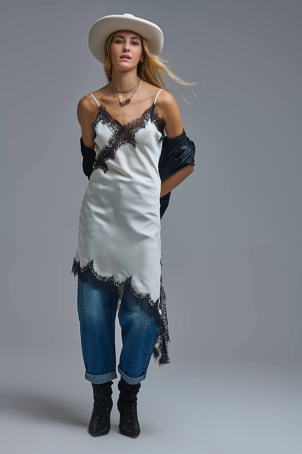 Q2 Vestido elegante assimétrico de renda de cetim branco