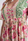 Vestido longo de babydoll com flores de cores vivas em rosa