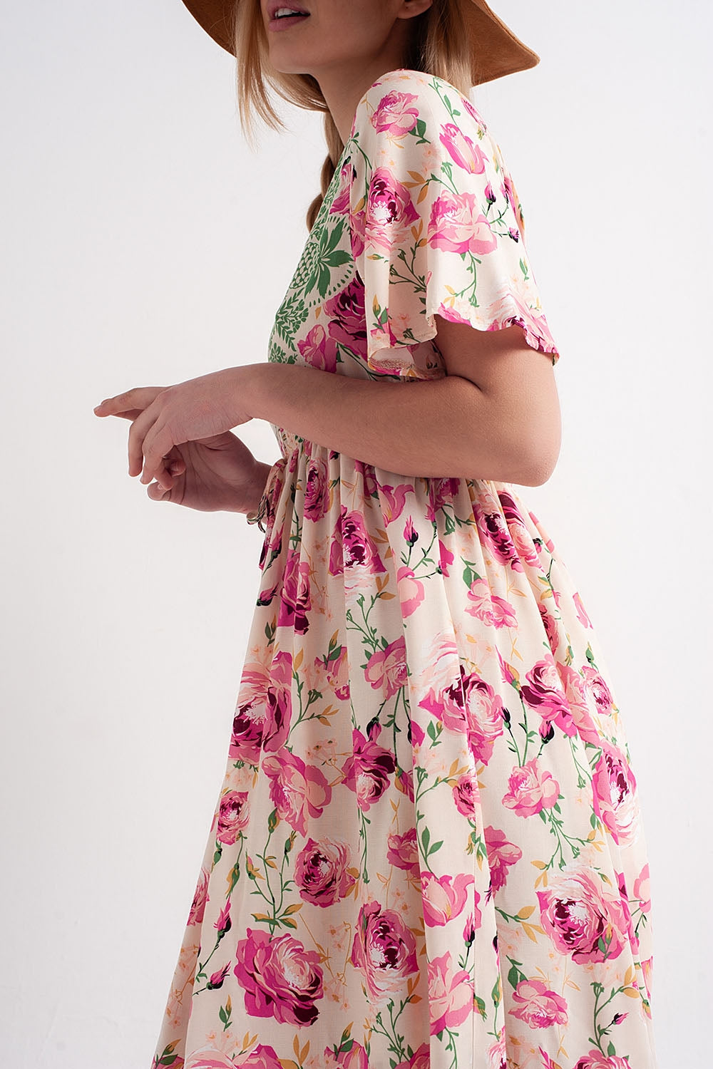 Vestido longo de babydoll com flores de cores vivas em rosa