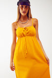 Vestido longo de verão amarelo com alças e cintura franzida