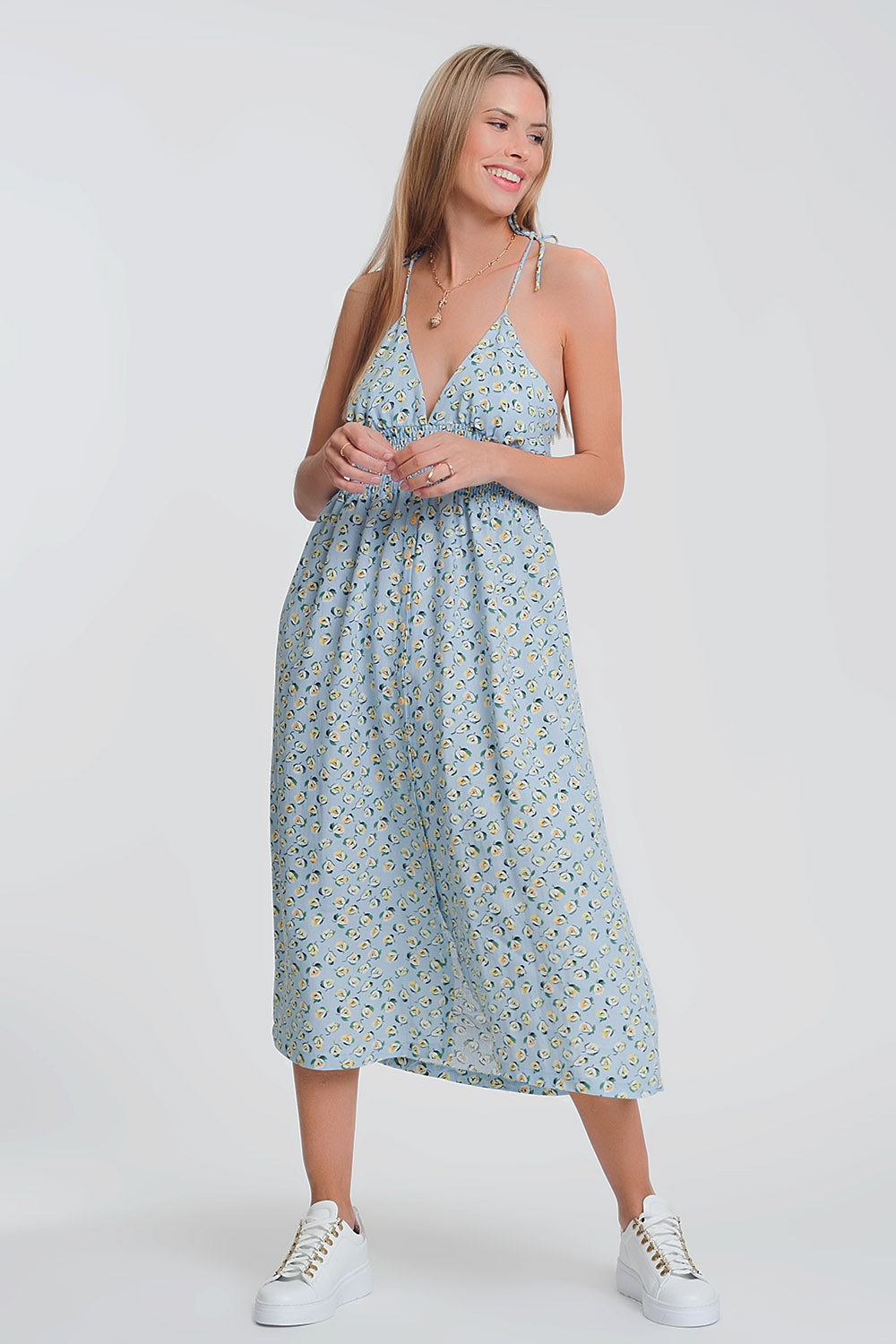 Q2 Vestido longo floral azul com costas abertas