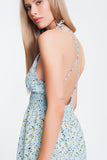Vestido longo floral azul com costas abertas