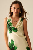 Vestido longo verde sem mangas e esvoaçante com estampa floral
