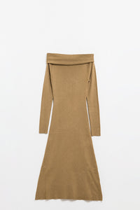 Q2 Vestido Maxi Bardot largo de malha em camel