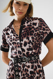 Vestido maxi com botões e pormenor em cetim com estampado de leopardo