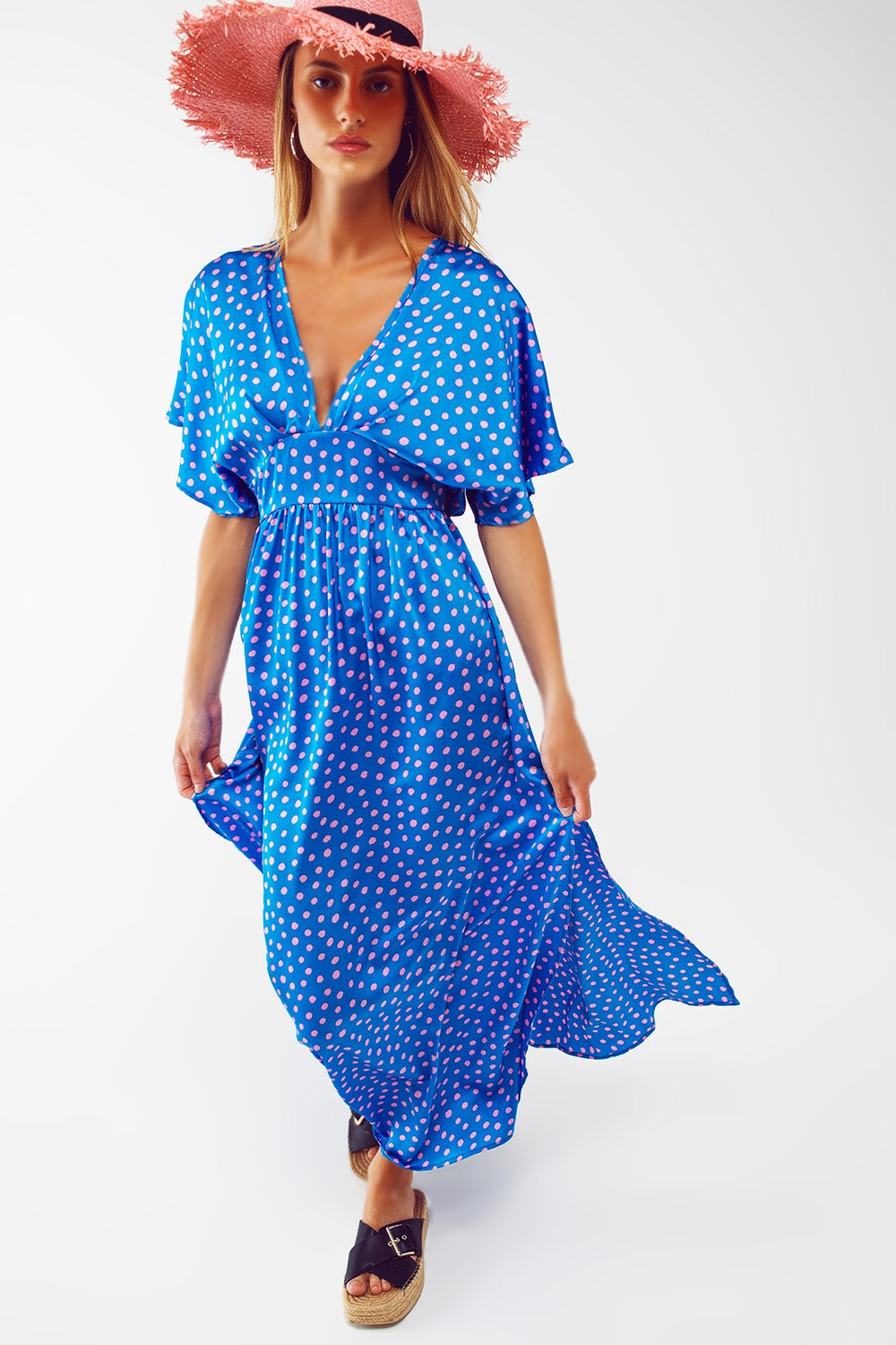 Q2 Vestido maxi com cintura franzida e mangas de anjo em azul de poá