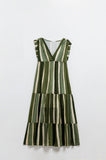 Vestido maxi com decote em V e saia em camadas em verde às riscas Tie-dye