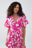Vestido maxi com estampado floral fúcsia e costas abertas