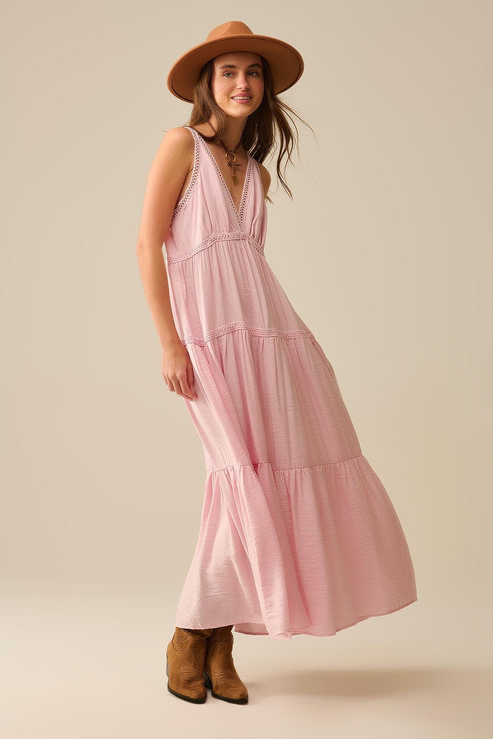 Q2 Vestido maxi cor-de-rosa com pormenores em renda e estilo boho