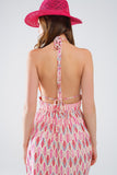 Vestido maxi de verão com estampado de penas e costas abertas em cor-de-rosa
