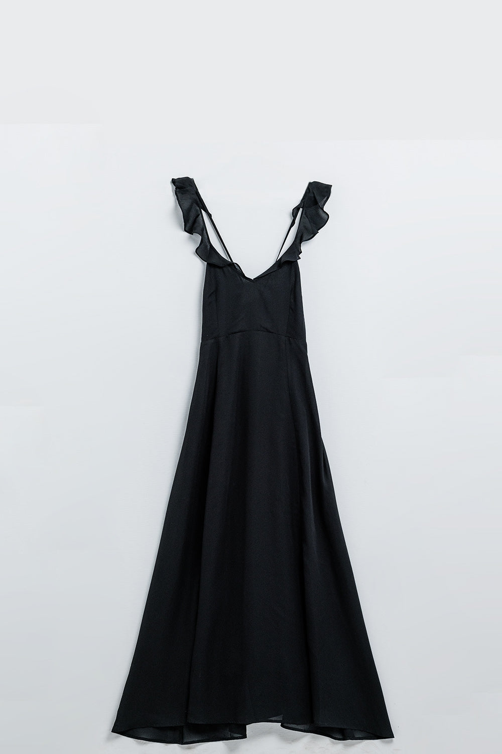 Q2 Vestido maxi em chiffon preto com folhos nas alças
