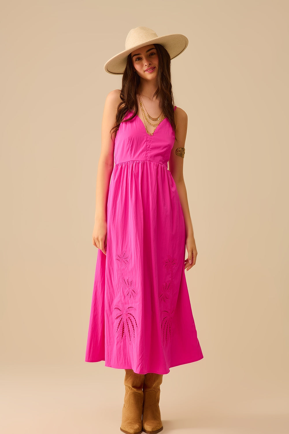 Q2 Vestido maxi Fucshia com palmas bordadas