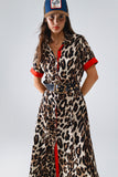 Vestido Maxi Leopardo com Botões e Detalhes Vermelhos