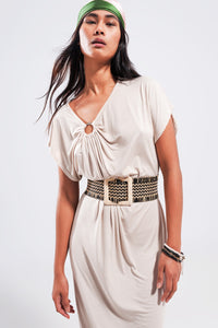 Vestido midi bege com detalhe de anel