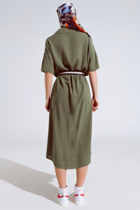Vestido midi caqui com botões mangas curtas e cinto a condizer