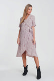 Q2 vestido midi cruzado com estampa floral rosa